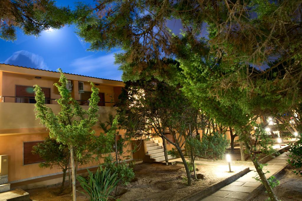 Club Hotel Residence Baiaverde Valledoria  Esterno foto